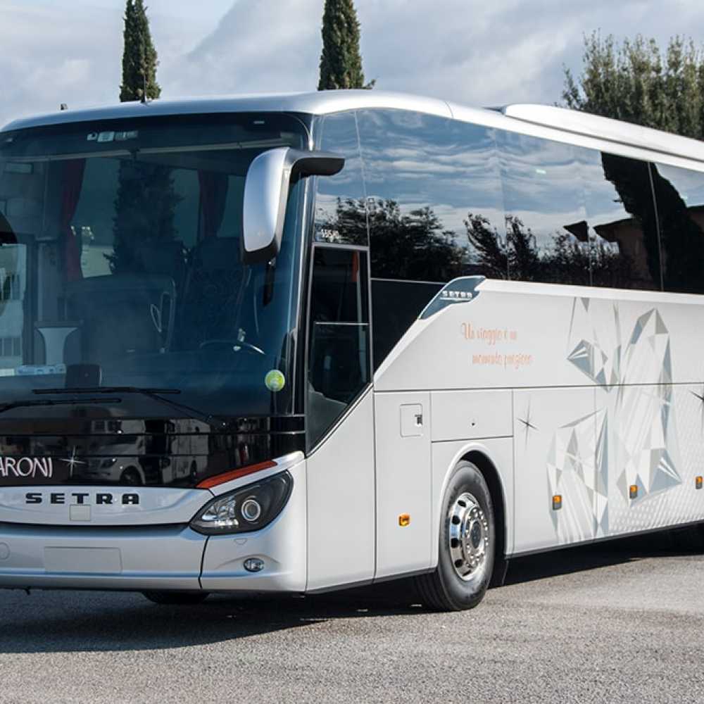 GT coach hire with driver Umbria Baroni Autonoleggi