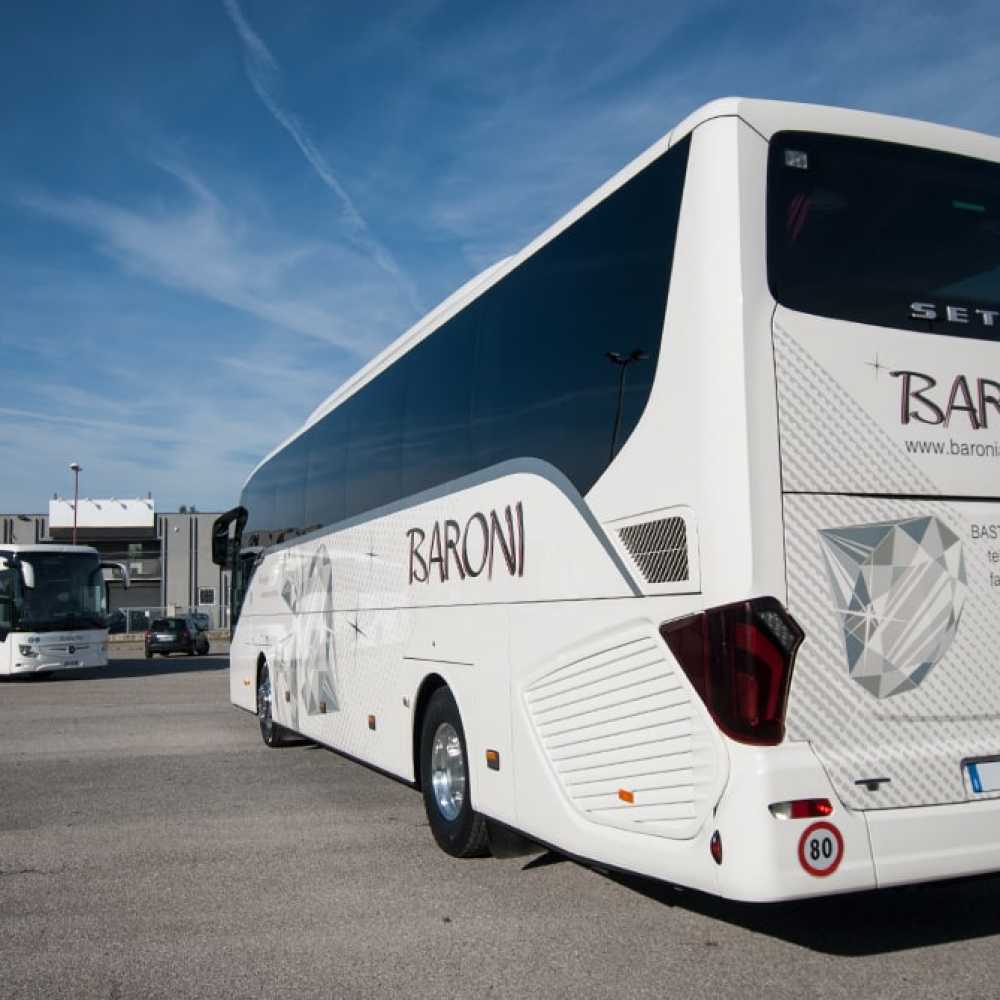 Gran Turismo coach hire with driver Umbria Baroni Autonoleggi